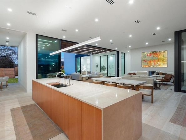 2605 Rockingham DR, Austin TX 78704