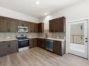 2309 Montopolis DR 6, Austin TX 78741