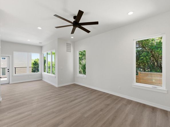 2309 Montopolis DR 6, Austin TX 78741