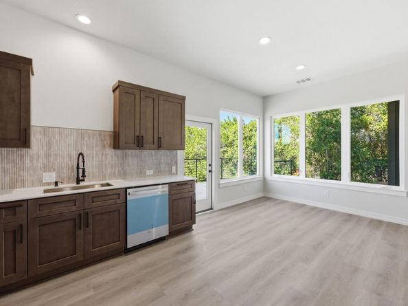 2309 Montopolis DR 6, Austin TX 78741