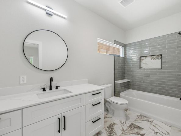 2309 Montopolis DR 6, Austin TX 78741