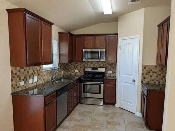 116 Moulins LN, Georgetown TX 78626