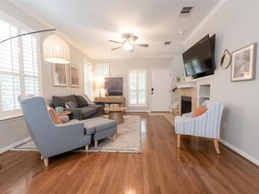 8518 Cahill DR 19, Austin TX 78729