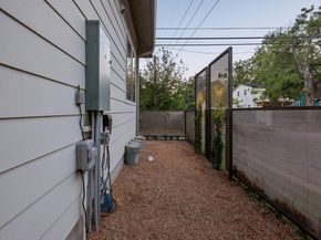 1401 E 3rd ST 2, Austin TX 78702