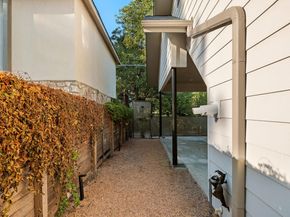 1401 E 3rd ST 2, Austin TX 78702