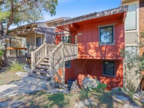 111 Comanche PT, Point Venture TX 78645