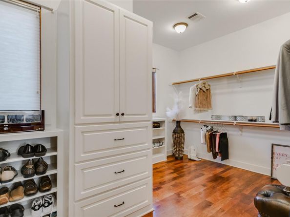 6504 Lantern View DR, Jonestown TX 78645