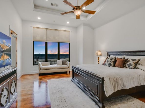 6504 Lantern View DR, Jonestown TX 78645