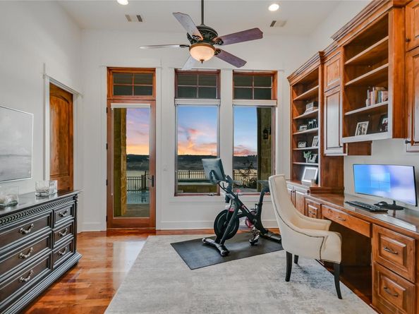 6504 Lantern View DR, Jonestown TX 78645