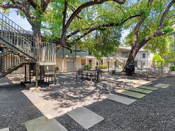 2303 East Side DR 101, Austin TX 78704
