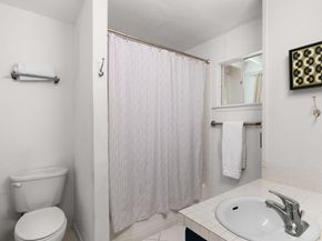 2303 East Side DR 101, Austin TX 78704