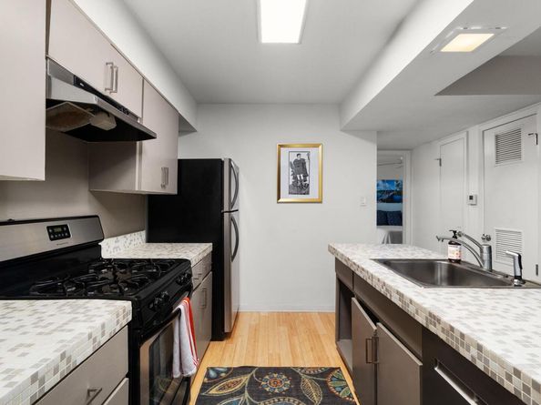 2303 East Side DR 101, Austin TX 78704