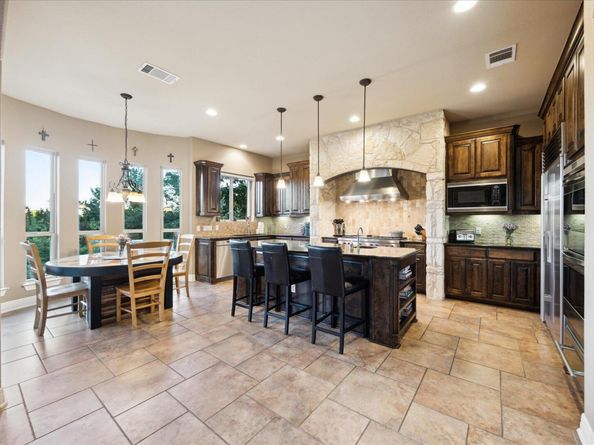 613 Horseback HOLW, Austin TX 78732