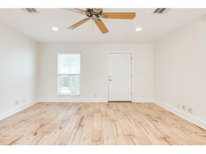 1101 Grove BLVD 102, Austin TX 78741