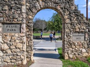 2210 Pearl ST 301, Austin TX 78705