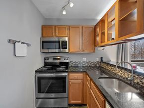 2210 Pearl ST 301, Austin TX 78705