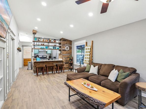 721 Fort Chadbourne DR, Austin TX 78748