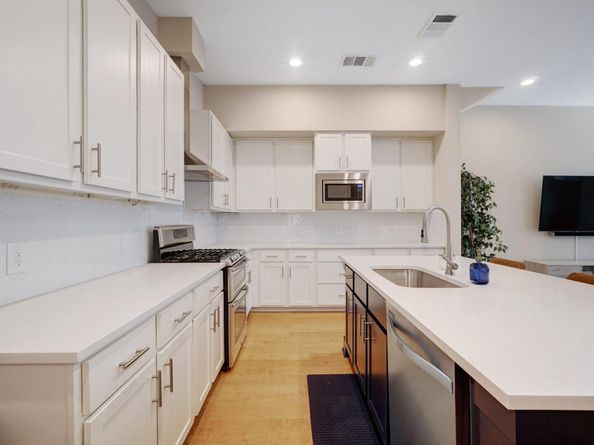 2520 Bluebonnet LN 41, Austin TX 78704
