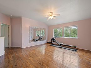 8125 Luling LN, Austin TX 78729