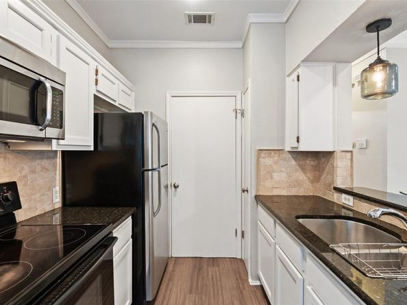 802 S 1st ST 126, Austin TX 78704