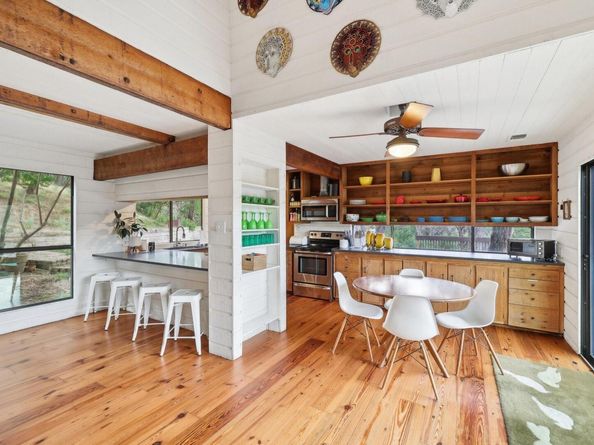 1002 Jousting PL, Austin TX 78746