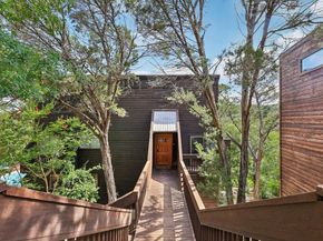 1002 Jousting PL, Austin TX 78746