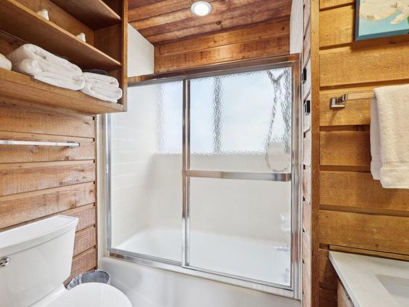 1002 Jousting PL, Austin TX 78746
