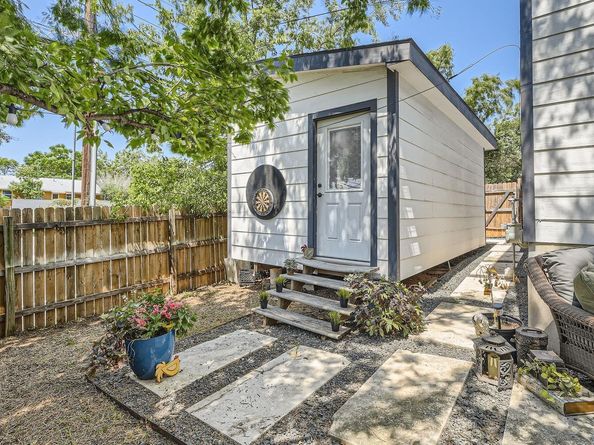 1901 New York Ave A, Austin TX 78702