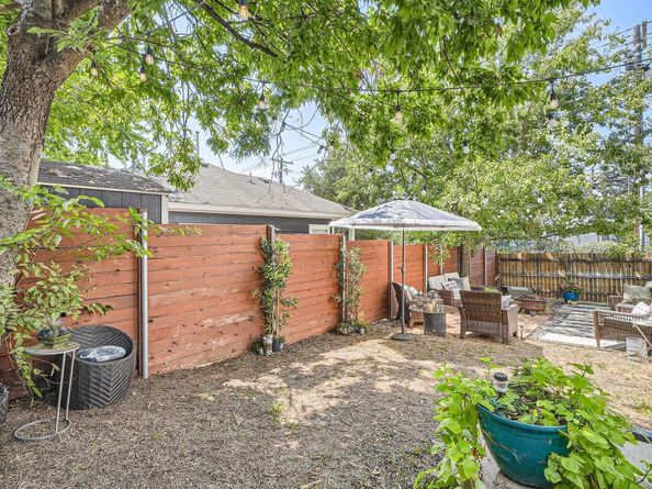 1901 New York Ave A, Austin TX 78702
