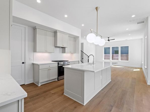 710 Philco DR, Austin TX 78745