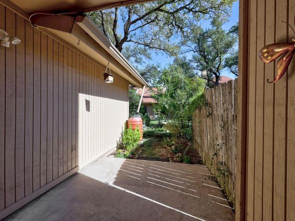 8518 Fathom CIR 107, Austin TX 78750