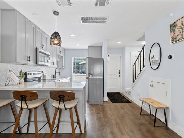 3812 Southway DR 103, Austin TX 78704