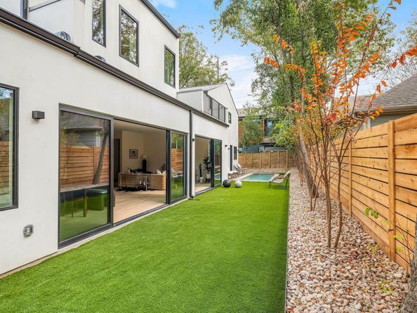 1003 Juanita ST, Austin TX 78704