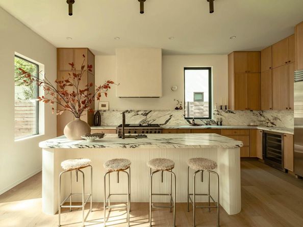 1003 Juanita ST, Austin TX 78704