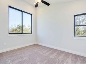 206 E Wonsley DR B, Austin TX 78753