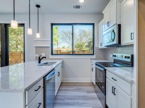 206 E Wonsley DR B, Austin TX 78753