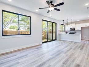 206 E Wonsley DR B, Austin TX 78753