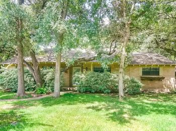 13002 Cedarhurst CIR