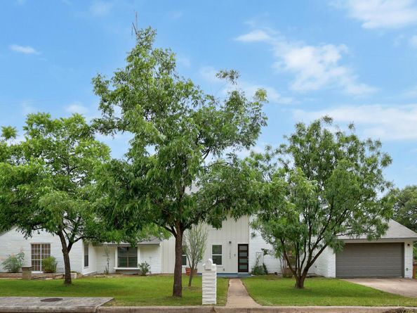 12422 Deer TRAK, Austin TX 78727
