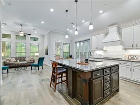 204 Maxwell WAY 39, Austin TX 78738