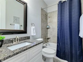 204 Maxwell WAY 39, Austin TX 78738