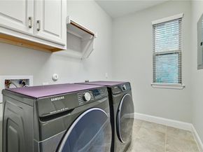 204 Maxwell WAY 39, Austin TX 78738