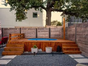 1911 College ROW, Austin TX 78702