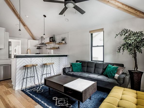 1911 College ROW, Austin TX 78702