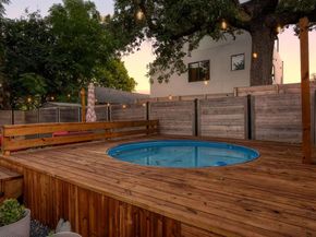 1911 College ROW, Austin TX 78702