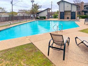 1748 Ohlen RD 3, Austin TX 78757