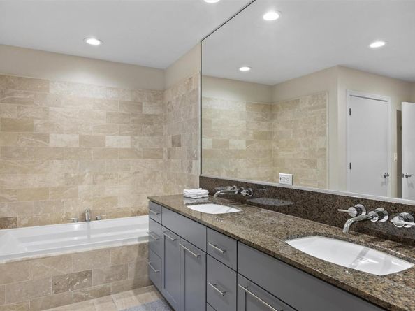 1600 Barton Springs RD 4205, Austin TX 78704