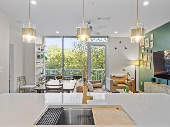 1600 Barton Springs RD 4205, Austin TX 78704