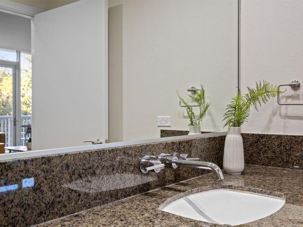 1600 Barton Springs RD 4205, Austin TX 78704