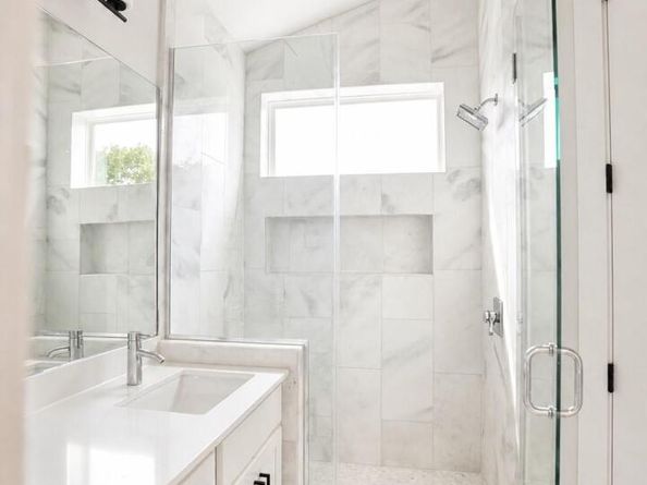 1123 Omega Ave 1, Austin TX 78721